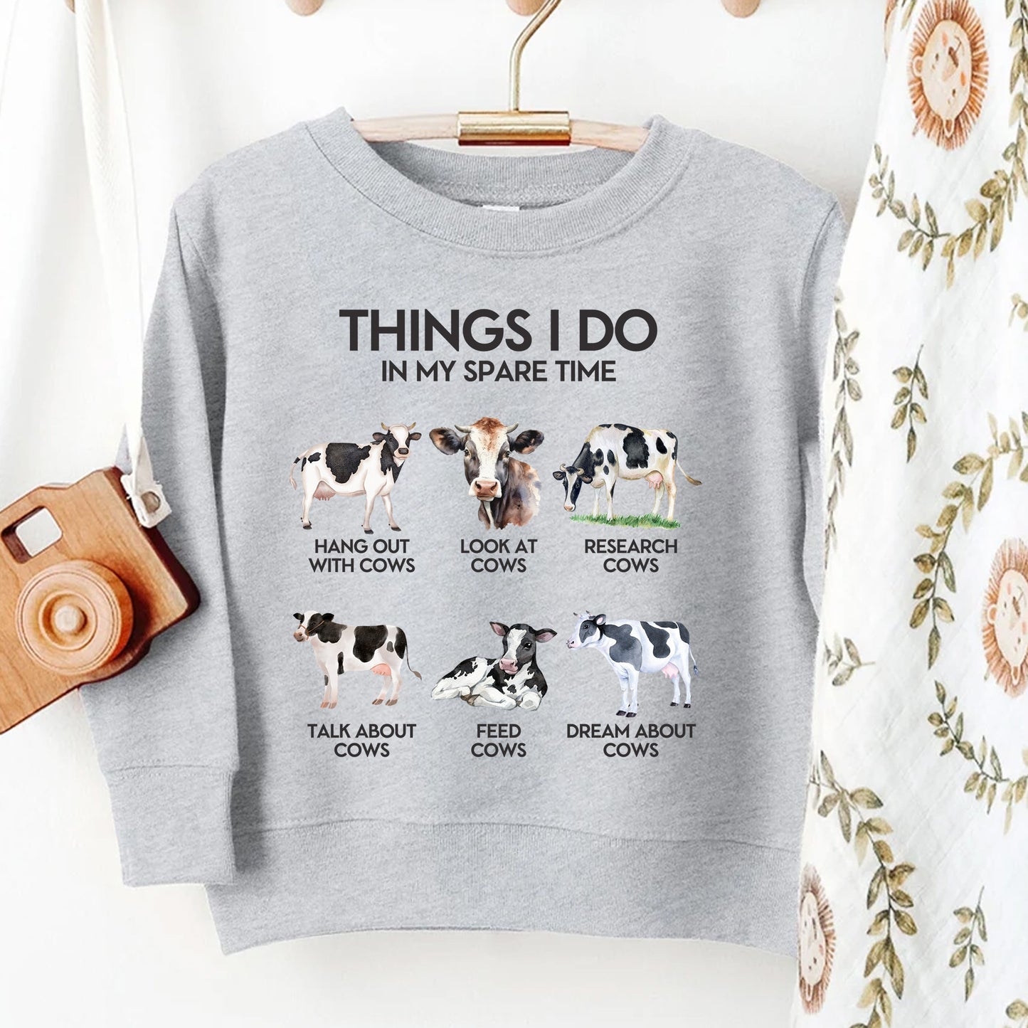 Things I Do In My Spare Time - Cow Kids T-Shirt